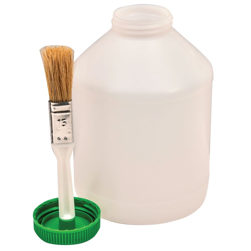 Hoof Oil Jar with Brush