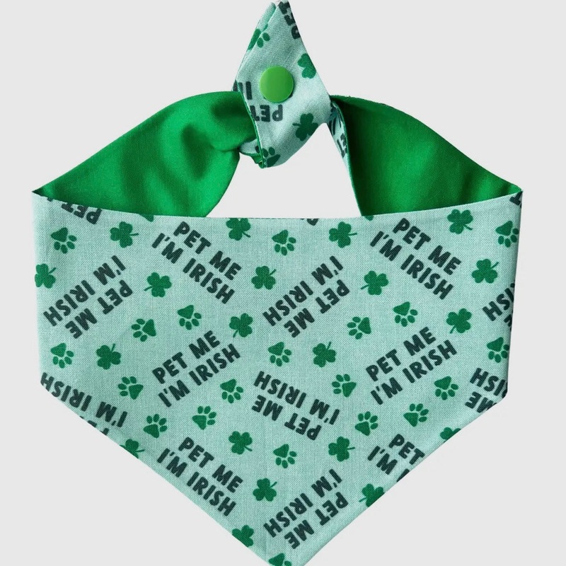 Winnie and the Hound Pet Me I’m Irish Bandana