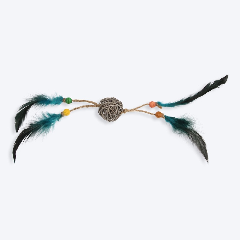 GiGwi Eco Line Catch And Scratch Cat Toy With Rattle Wood Green Feathers