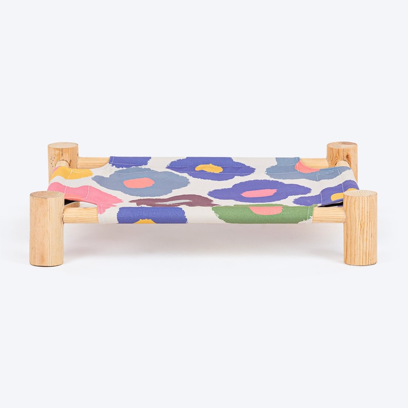 HUFT Elevated Cot Bed For Cat – Multicolor
