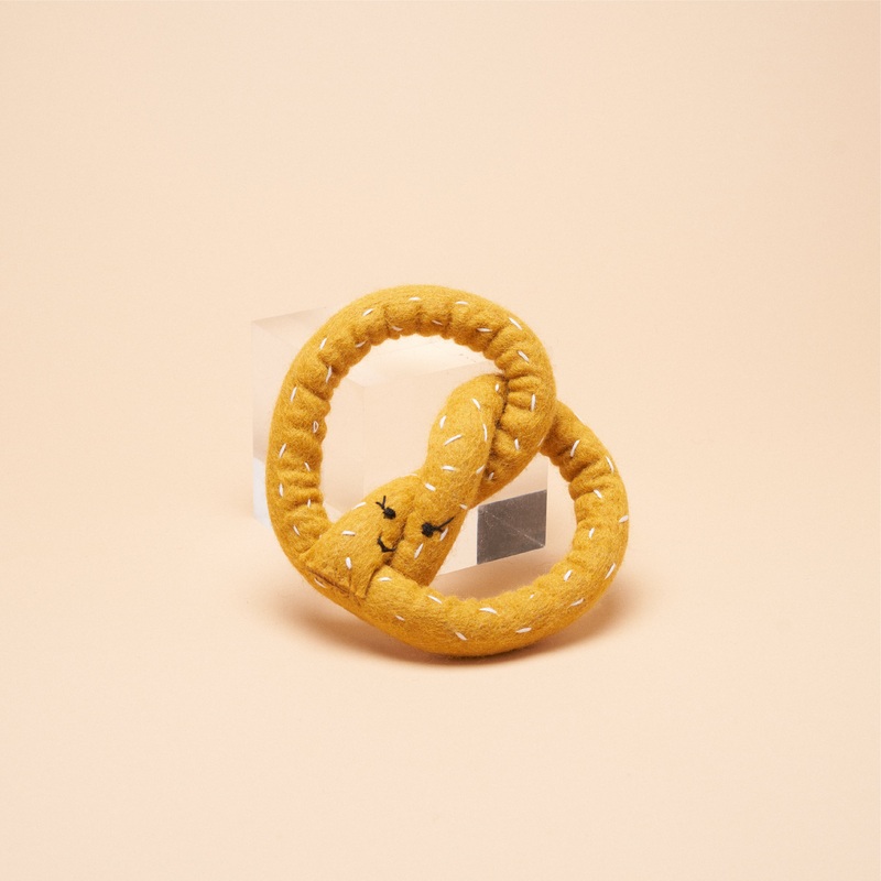 Handrolled Pretzel Toy|Brown