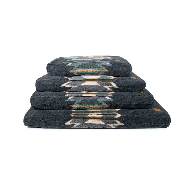 Pendleton Berber Pet Napper|Harding Grey|Harding Natural|Mountain Plaid|Wyeth Trail Oxford|Wyeth Trail Wheat|Serape Rosewood|Harding Rosewood|Small|Medium|Large|X-Large